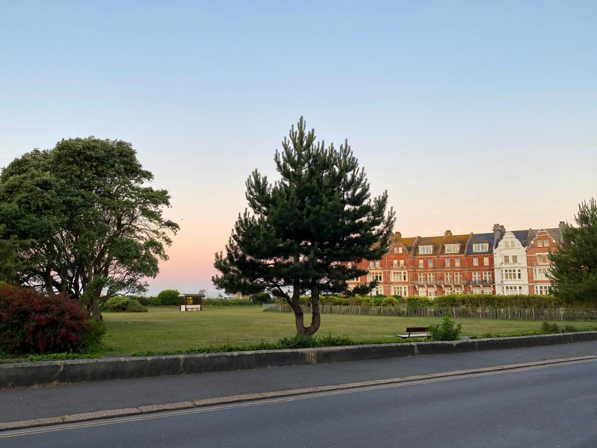 ヘイスティングス 15 Grosvenor Bed & Breakfast エクステリア 写真